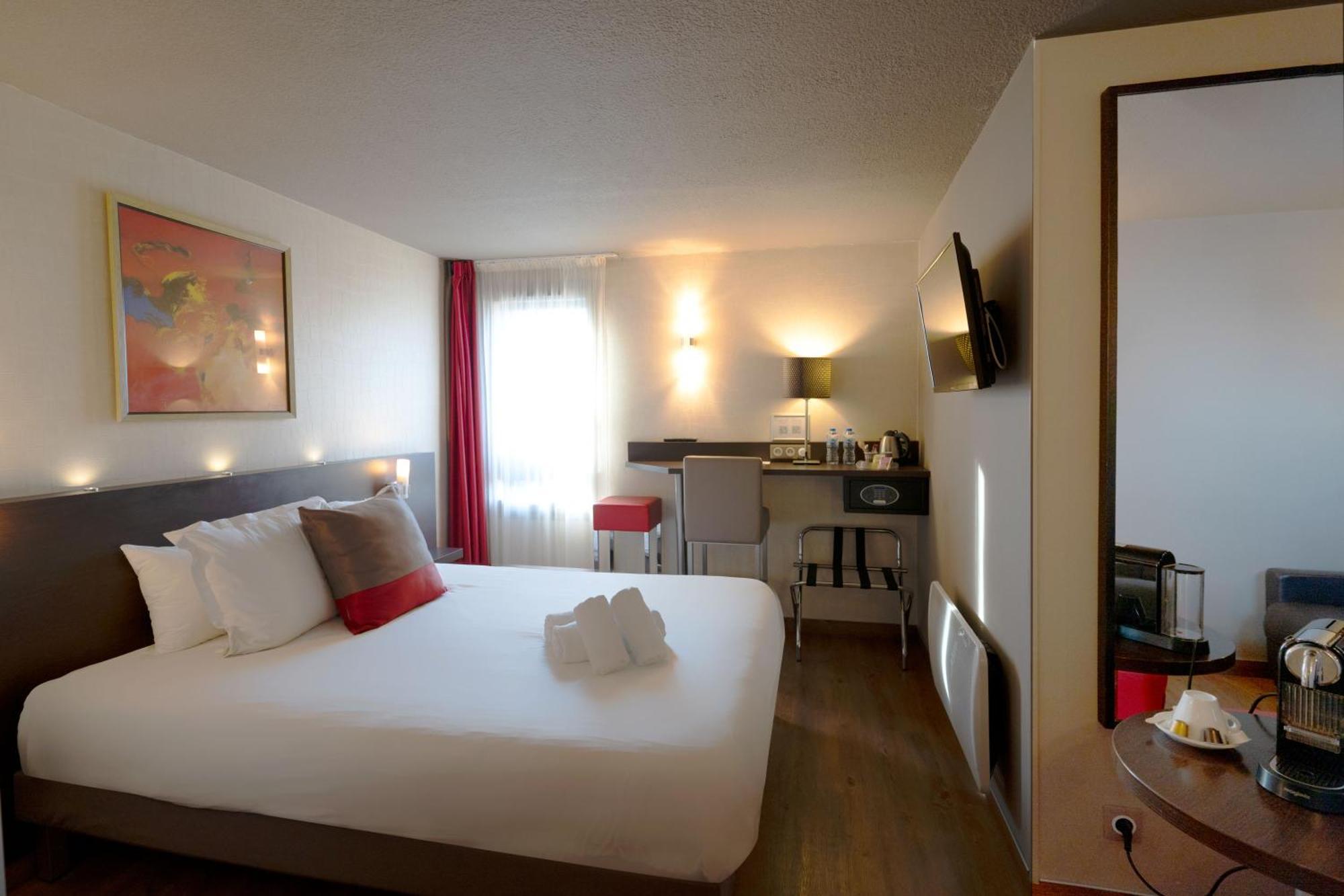 Best Western L'Atelier 117 Maubeuge Exterior foto